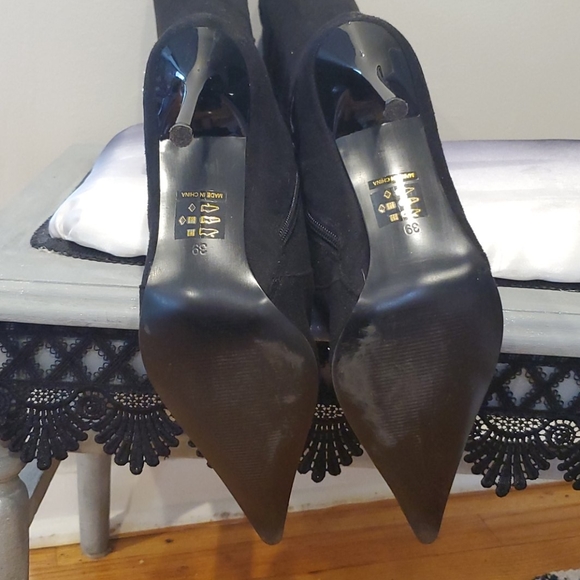 Black boots - Picture 4 of 4